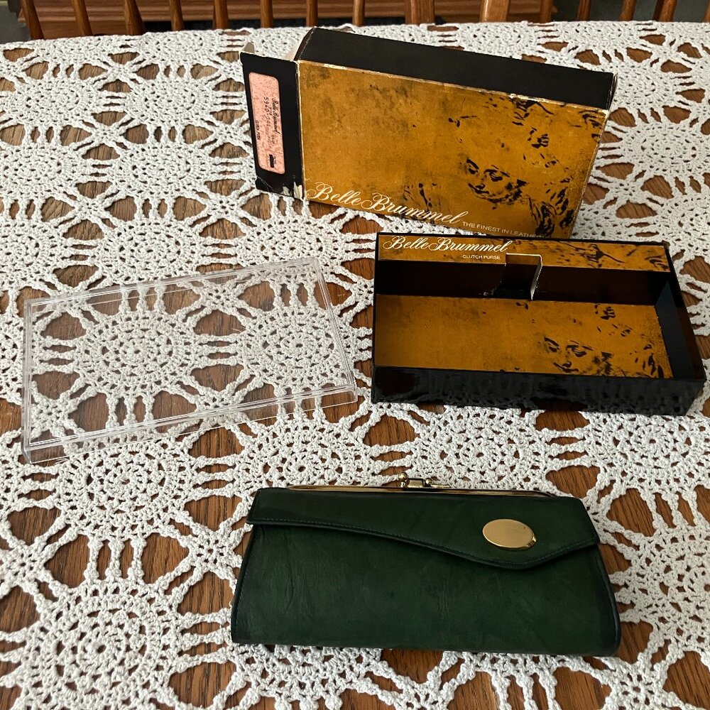 NOS Vintage Belle Brummel Green Leather Clutch Purse with the box